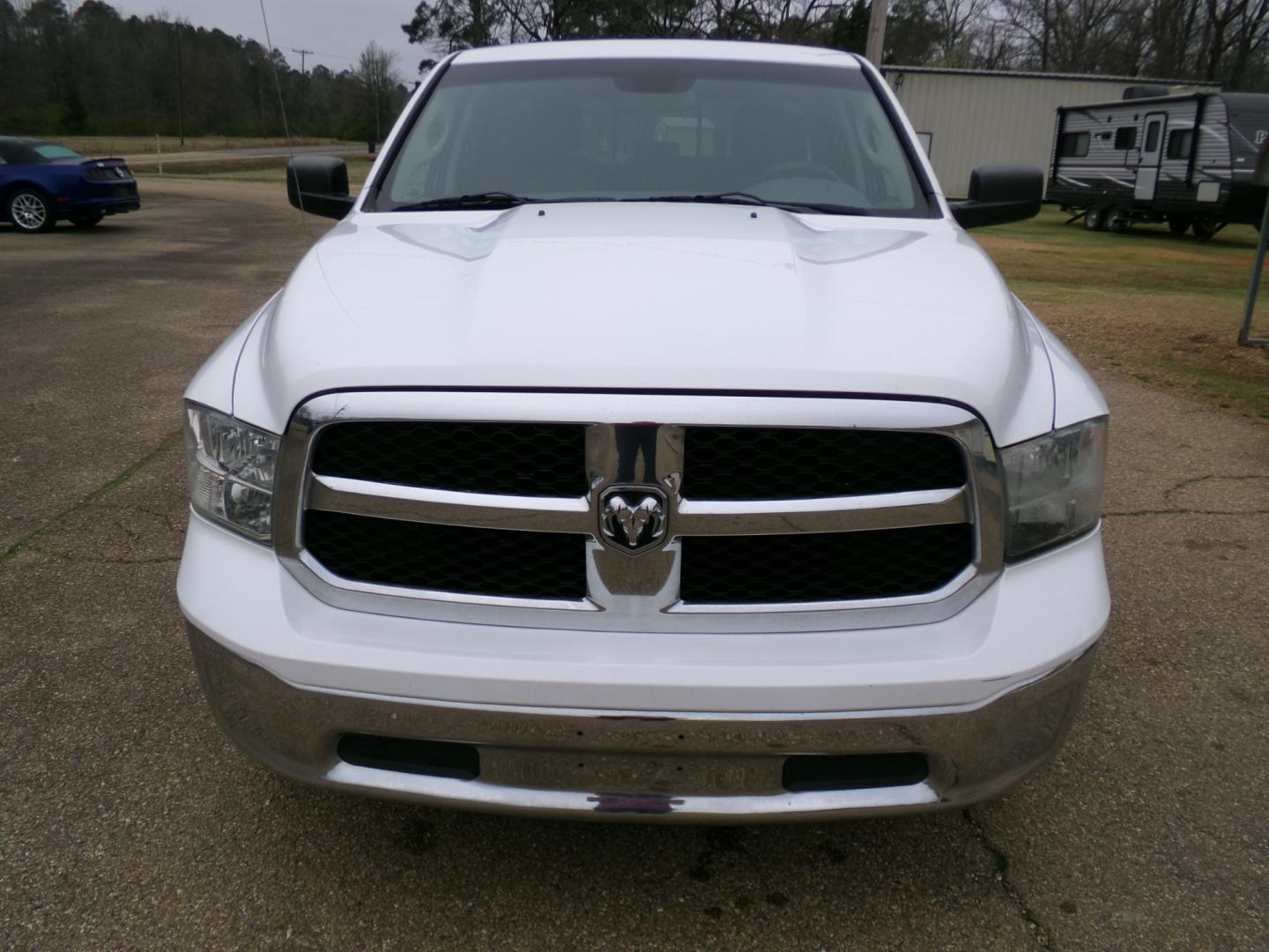 2016 White /Gray RAM 1500 SLT (1C6RR6GGXGS) with an 3.6L engine, 8-speed automatic transmission, located at 401 First NE, Bearden, AR, 71720, (870) 687-3414, 33.726528, -92.611519 - Photo#25